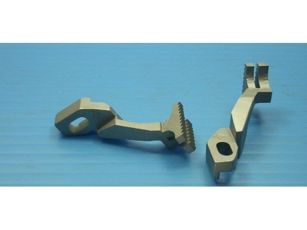 257268-16F Differential Feed Dog Sewing Machine Part
