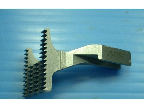 257280-16F Main Feed Dog Sewing Machine Part