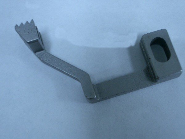 DF85902 Feed Dog Sewing Machine Part